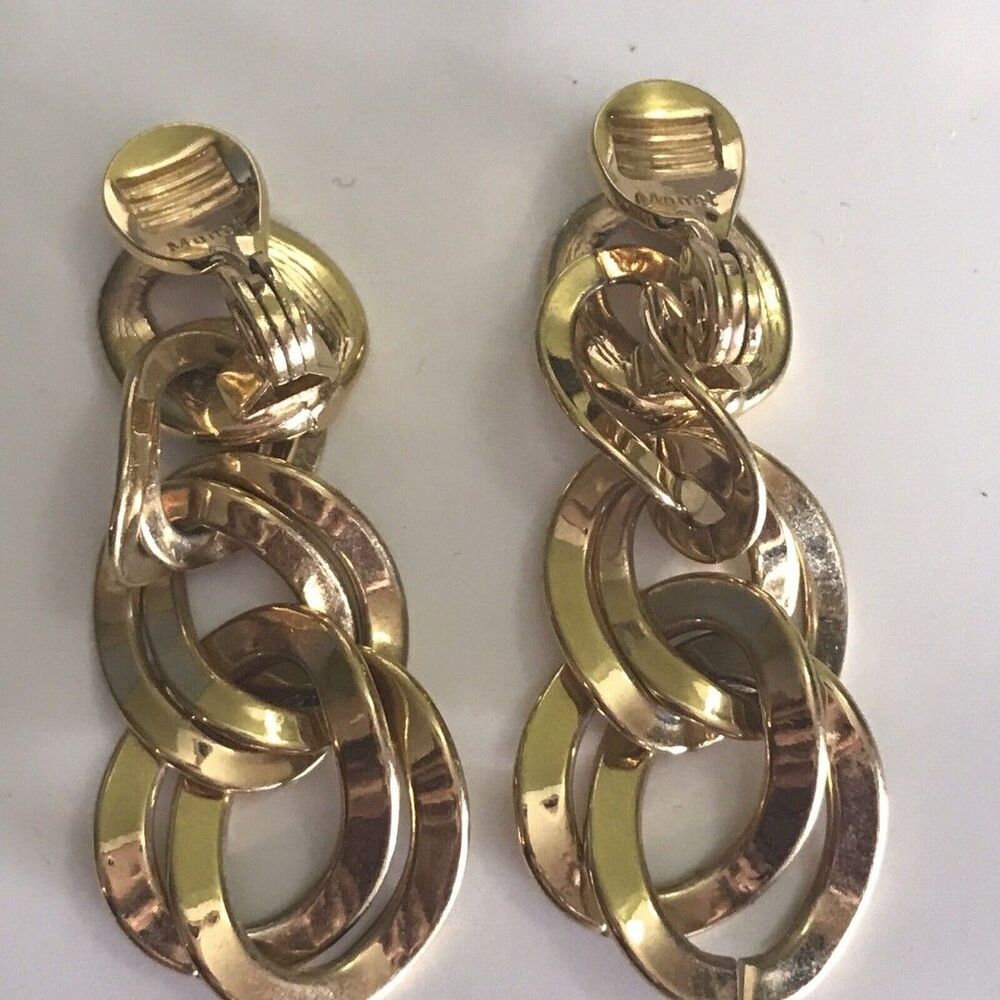 Vintage Monet Clip On Earrings Goldtone Dangle Drap link Costume Jewlery - Picture 5 of 7